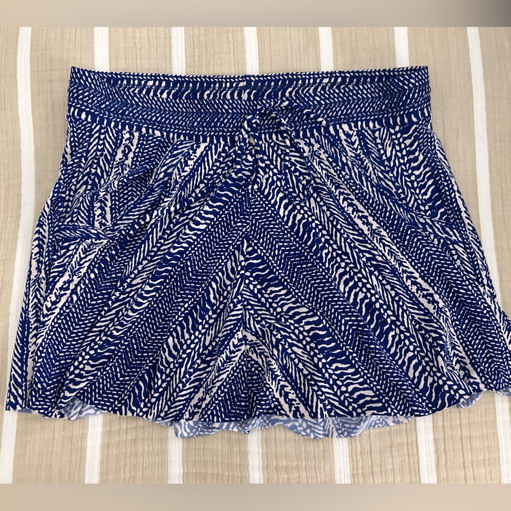 Robin Piccone Navy and White Patterned Skirt; size XS